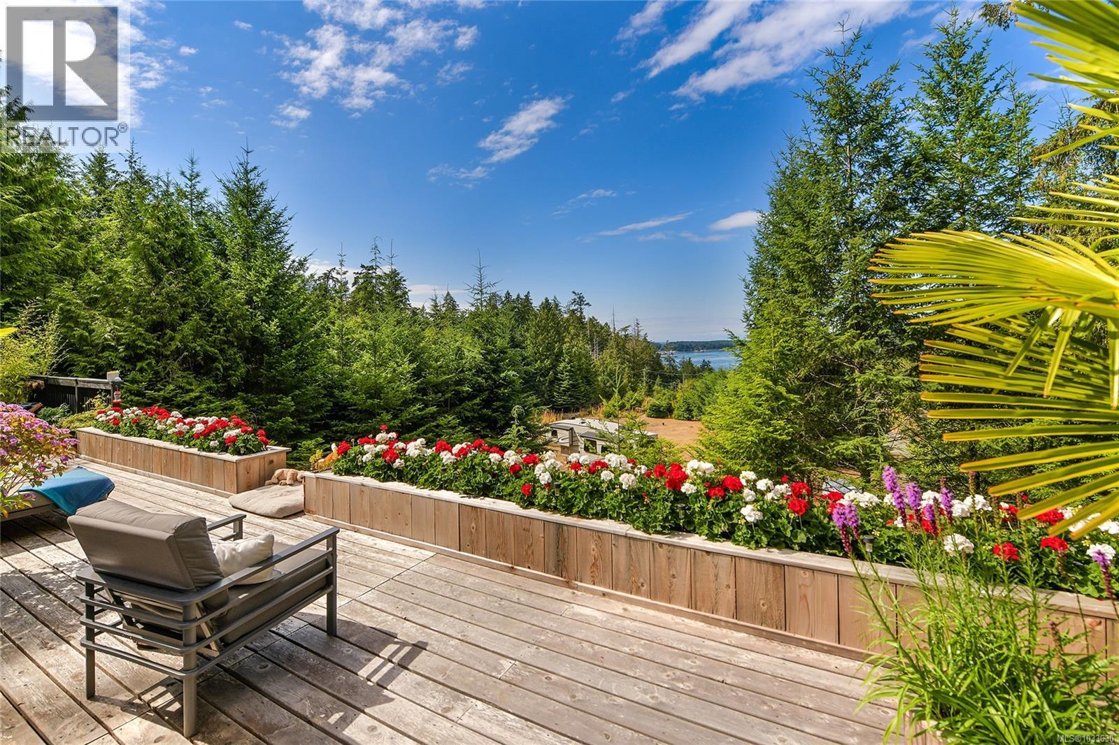 430 Mckercher Rd, Mayne Island — photo 3