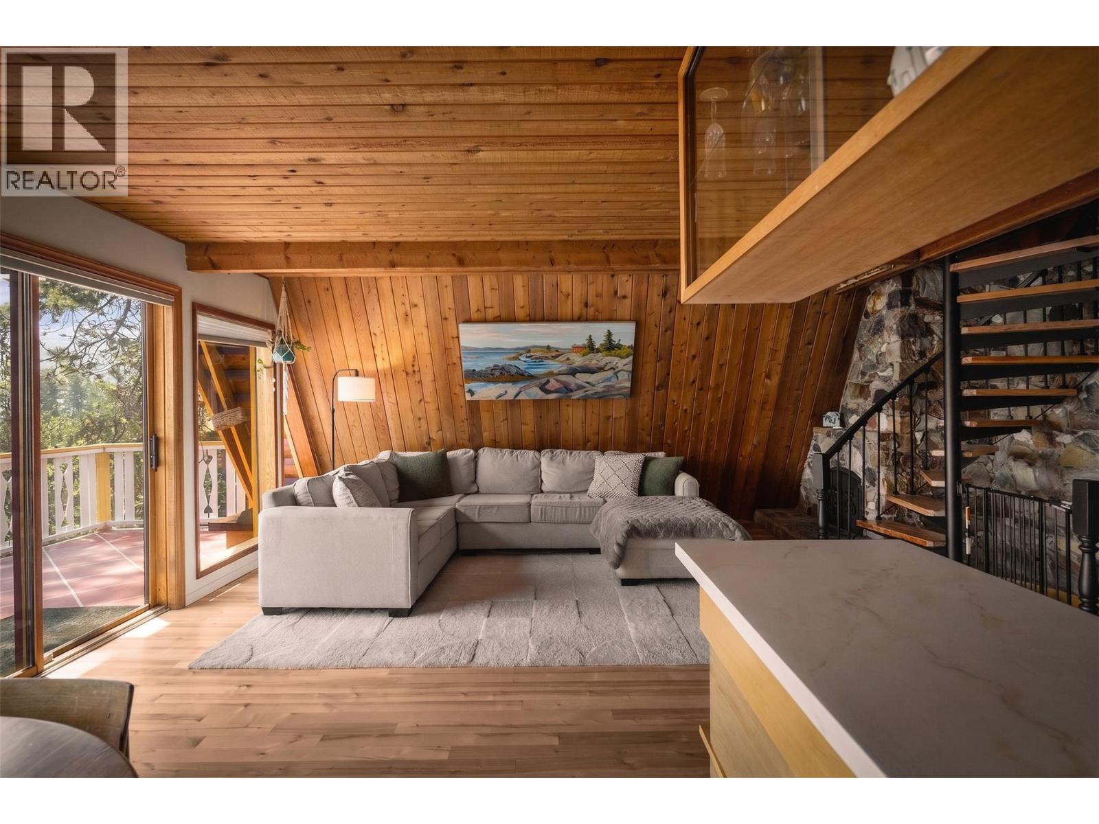 6431 Renfrew Road - 10