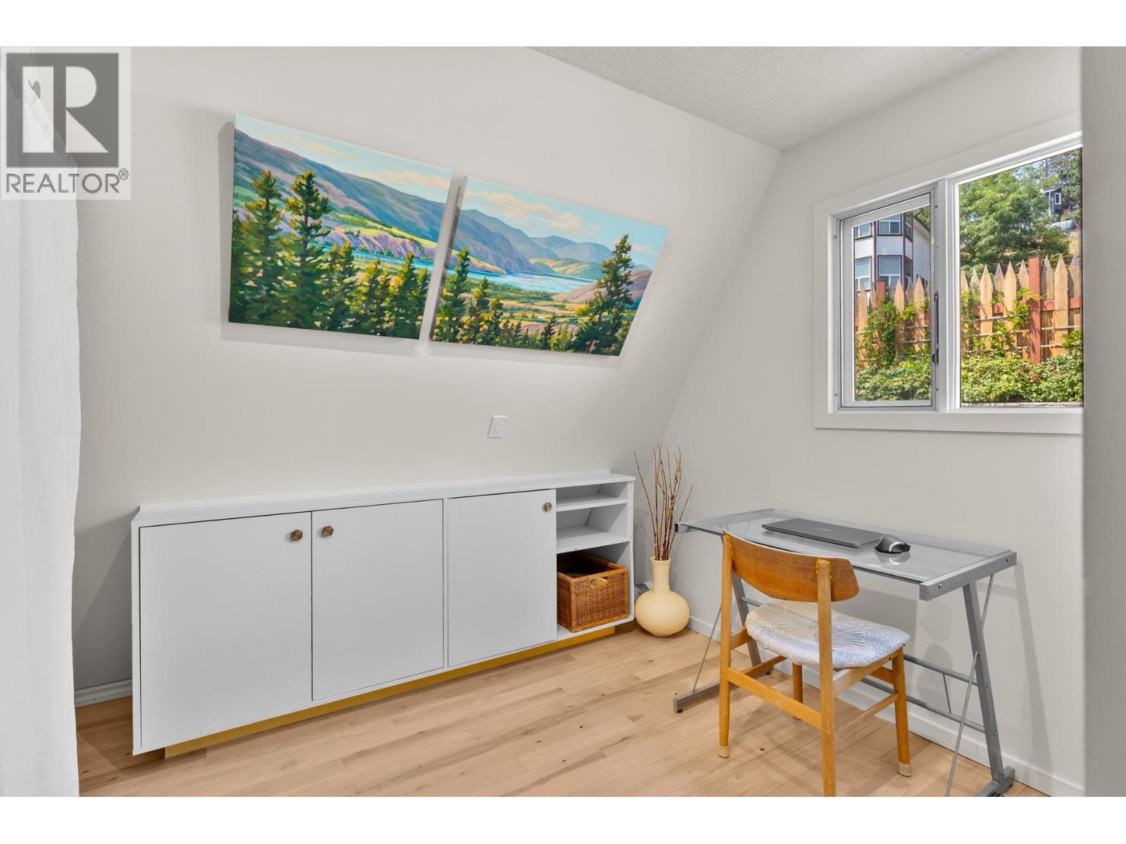 6431 Renfrew Road - 17