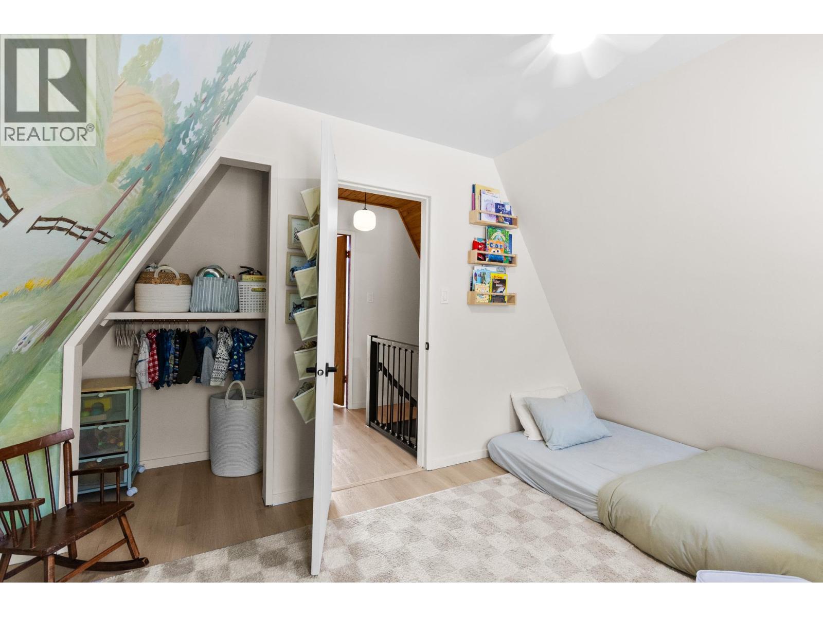6431 Renfrew Road - 30