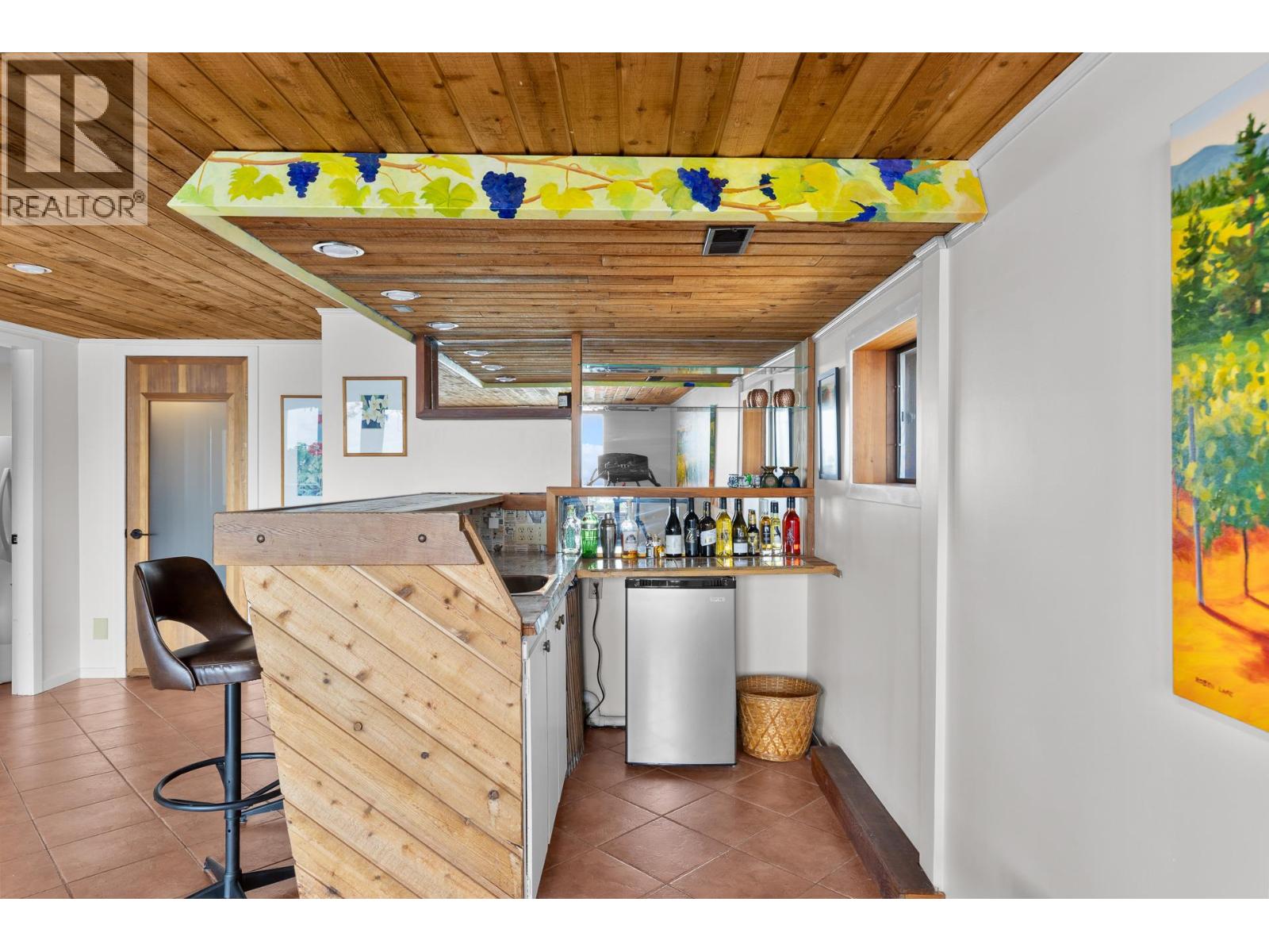 6431 Renfrew Road - 33
