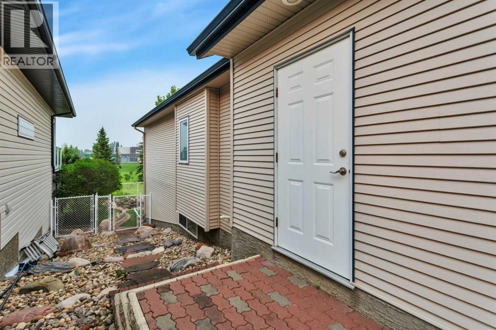 Listing photo – 42 Langford Crescent, Red Deer