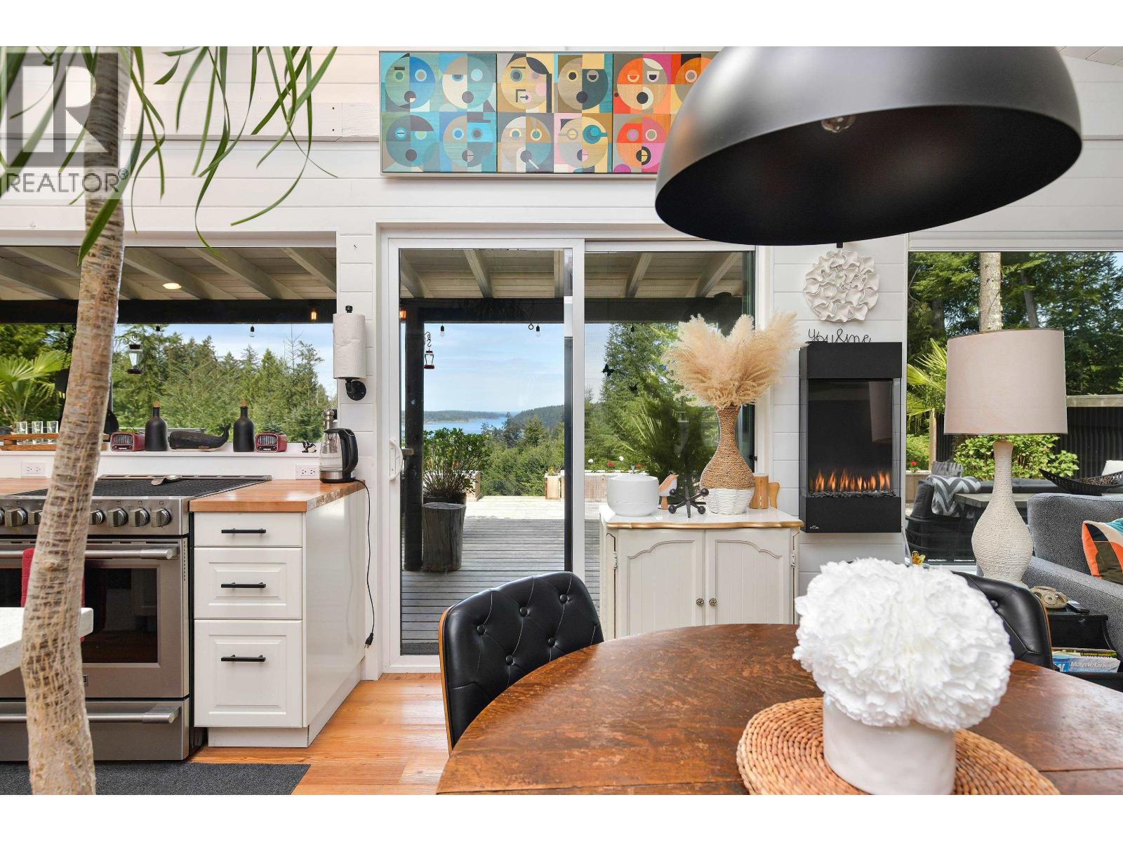 430 MCKERCHER ROAD, Mayne Island