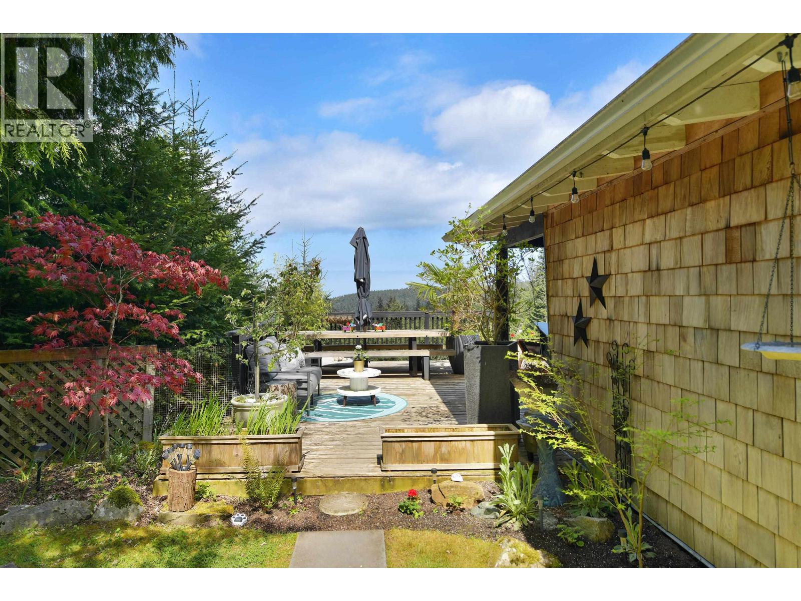 430 MCKERCHER ROAD, Mayne Island