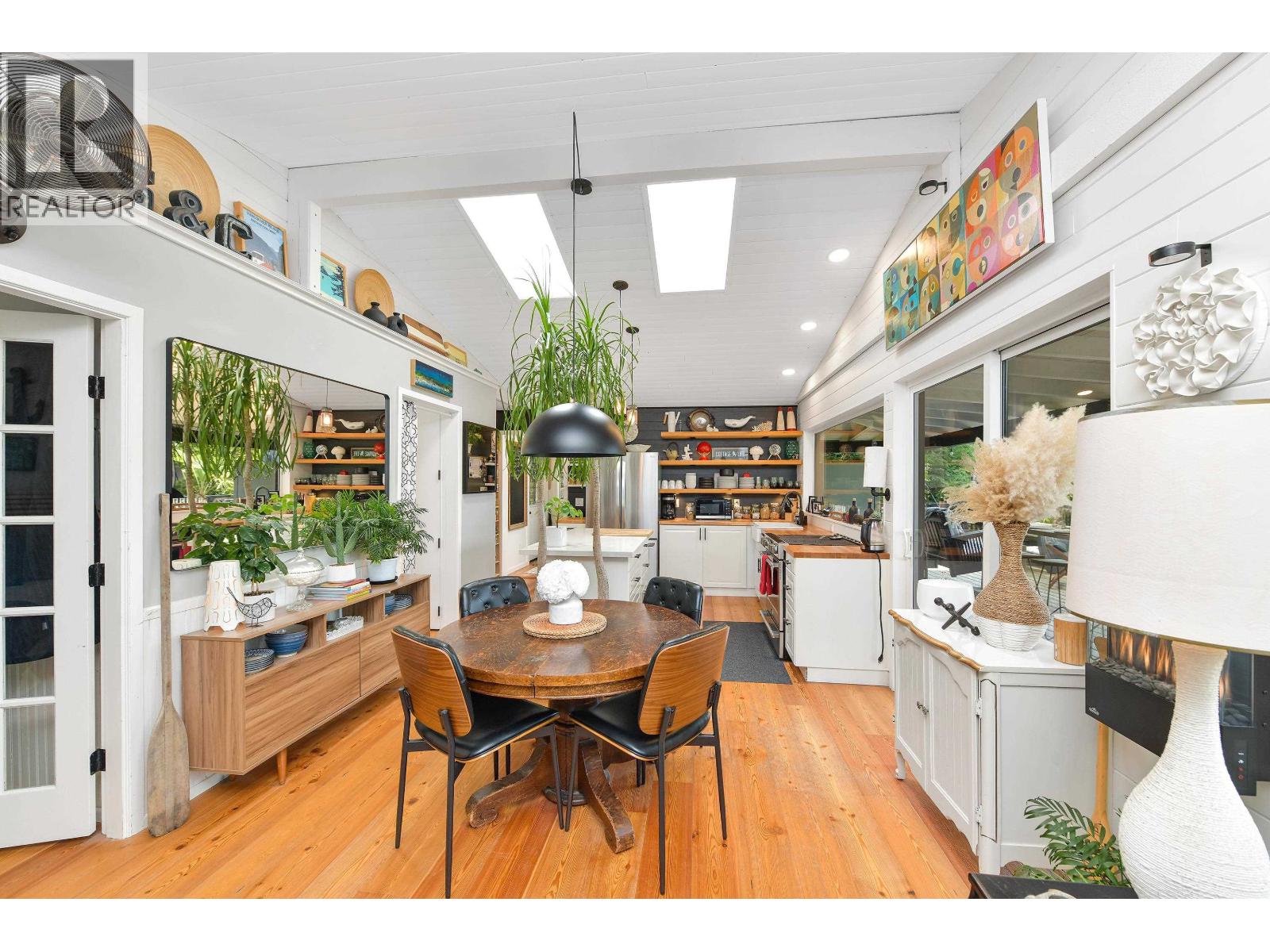 430 MCKERCHER ROAD, Mayne Island