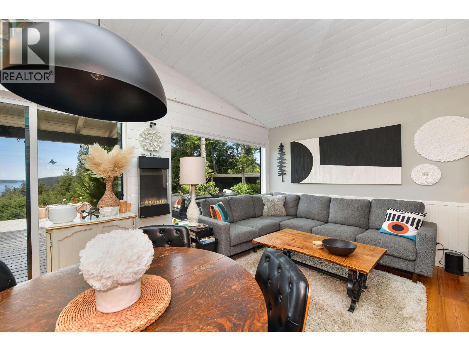 430 MCKERCHER ROAD, Mayne Island