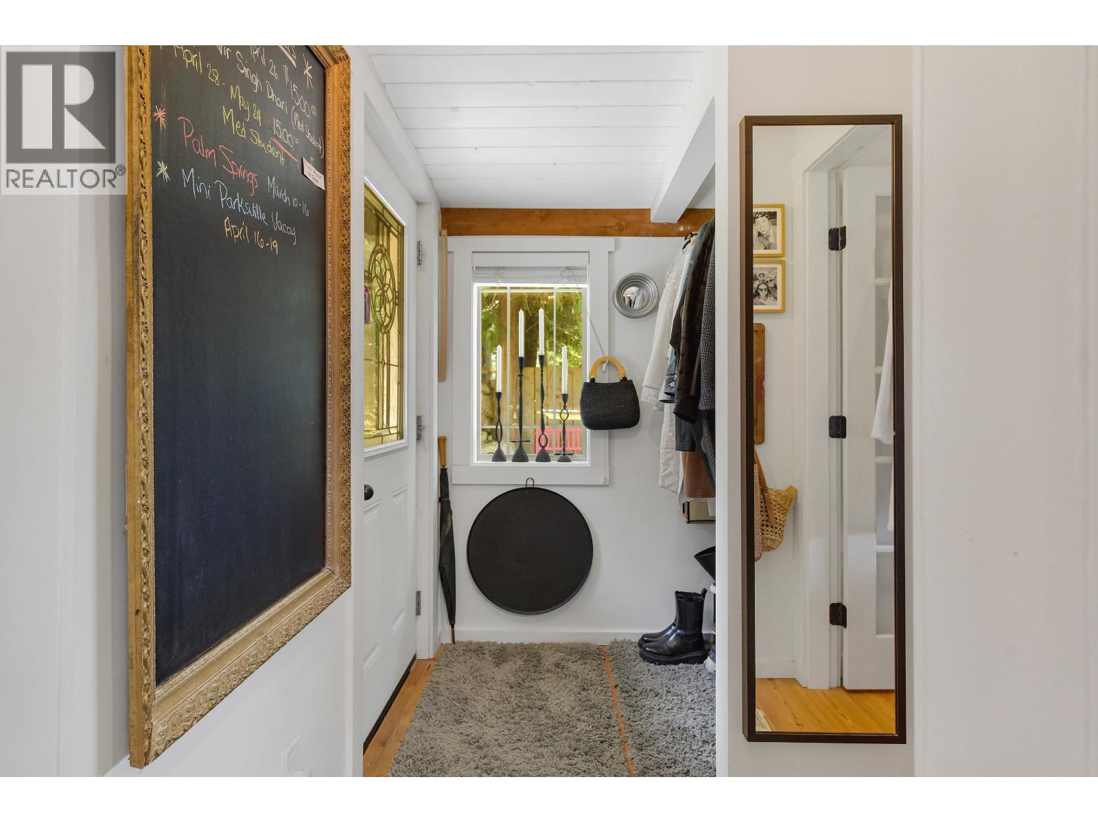 430 MCKERCHER ROAD, Mayne Island