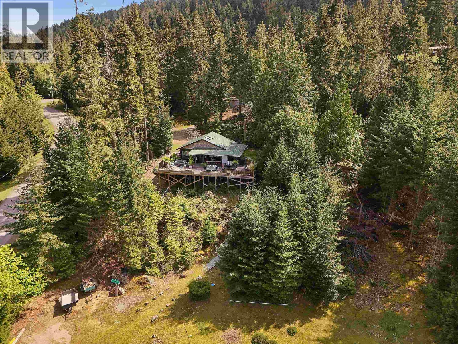 430 MCKERCHER ROAD, Mayne Island