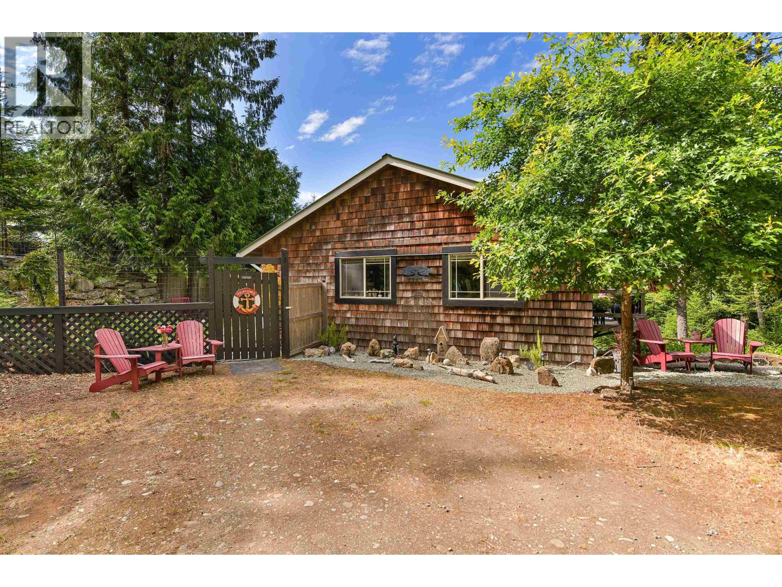 430 MCKERCHER ROAD, Mayne Island