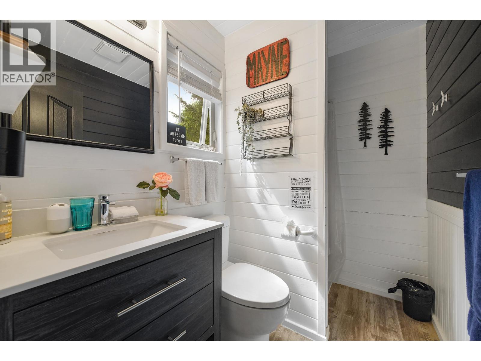 430 MCKERCHER ROAD, Mayne Island