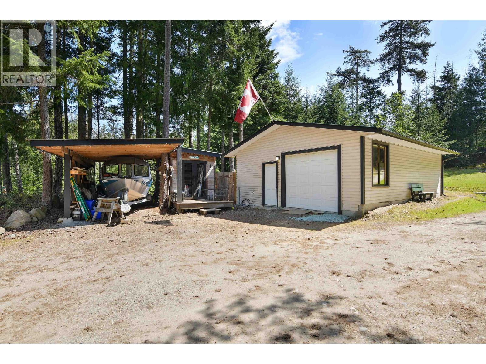 430 MCKERCHER ROAD, Mayne Island