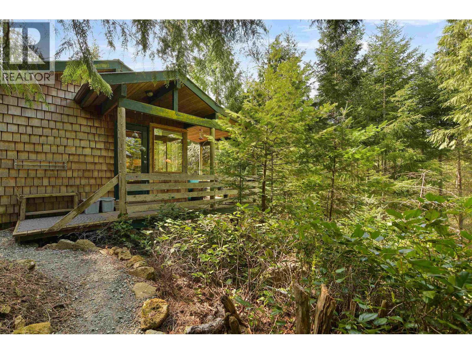 430 MCKERCHER ROAD, Mayne Island