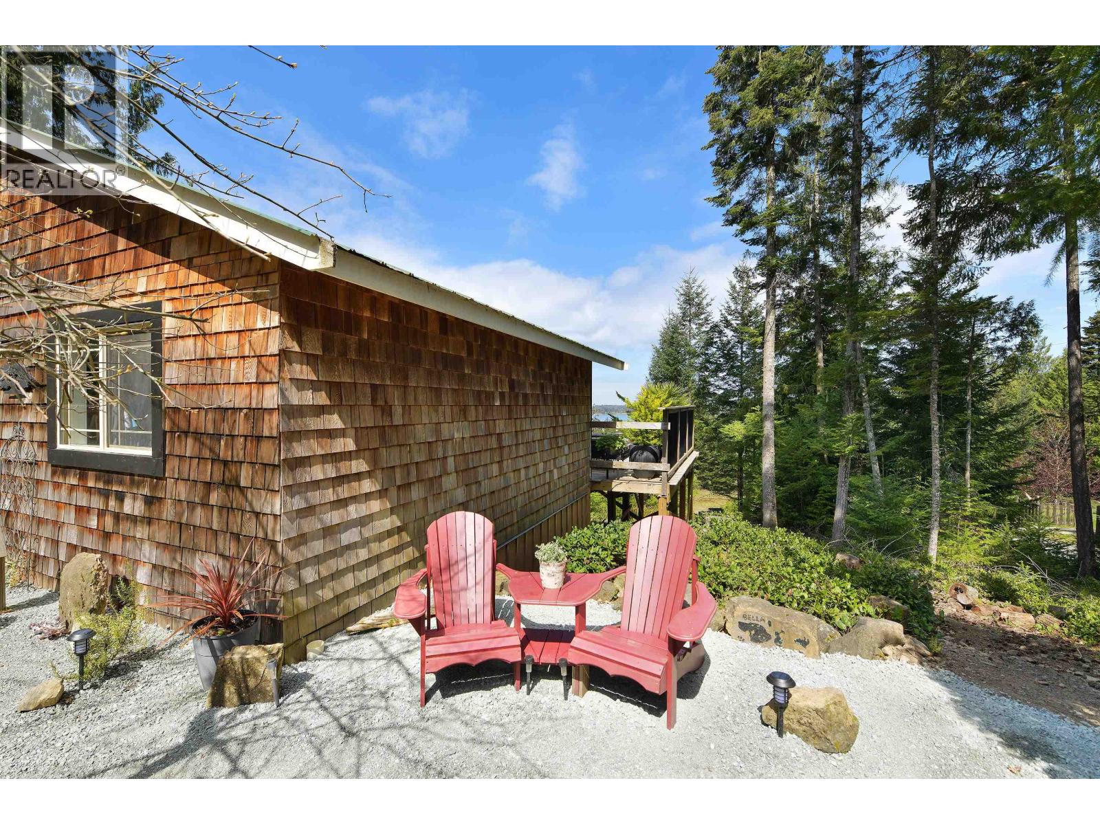 430 MCKERCHER ROAD, Mayne Island