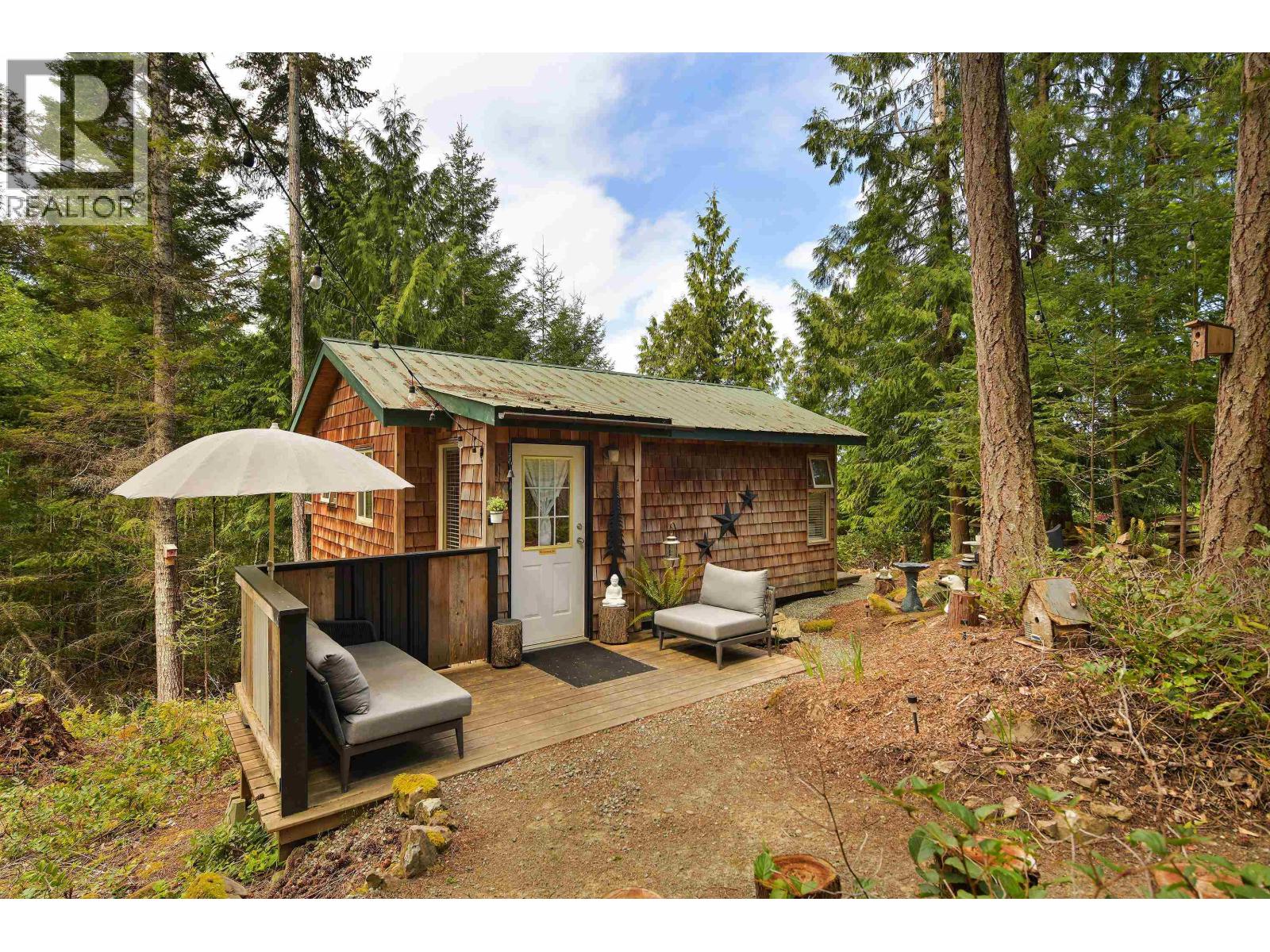 430 MCKERCHER ROAD, Mayne Island