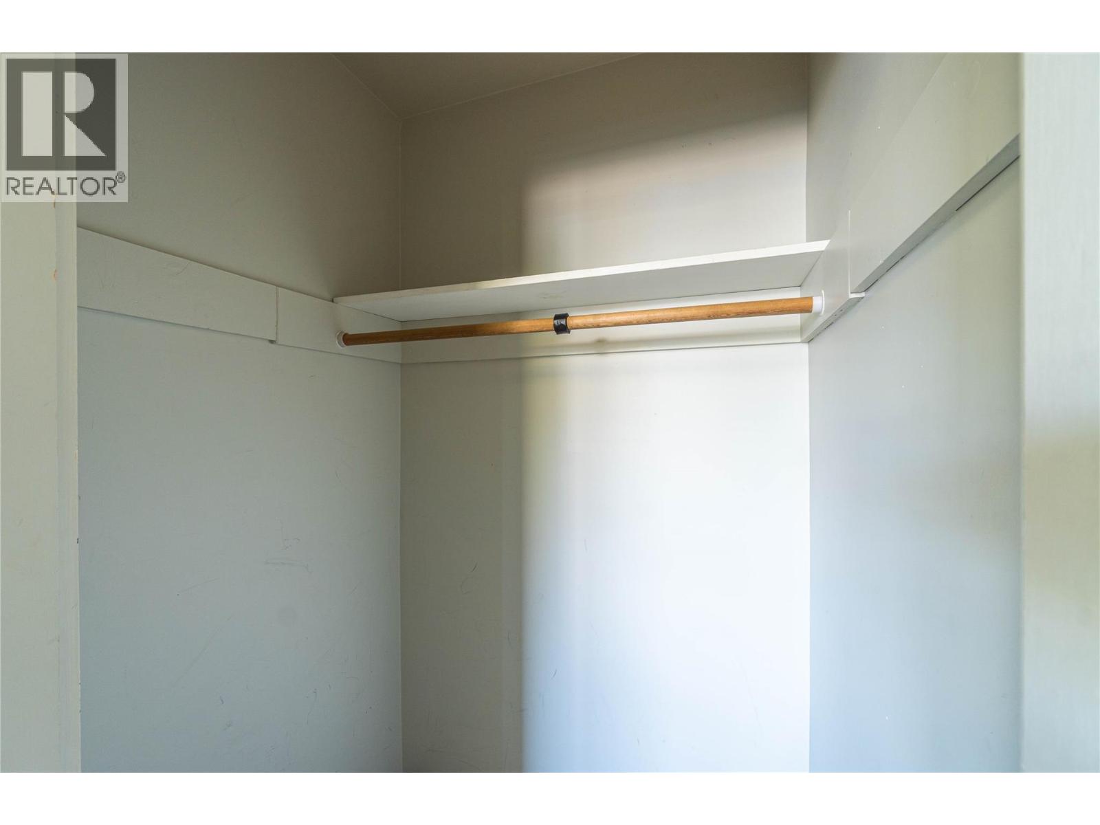 2215 BARBARA Avenue - 26