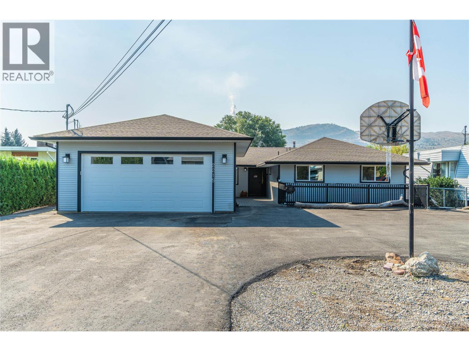 2215 BARBARA Avenue - 1