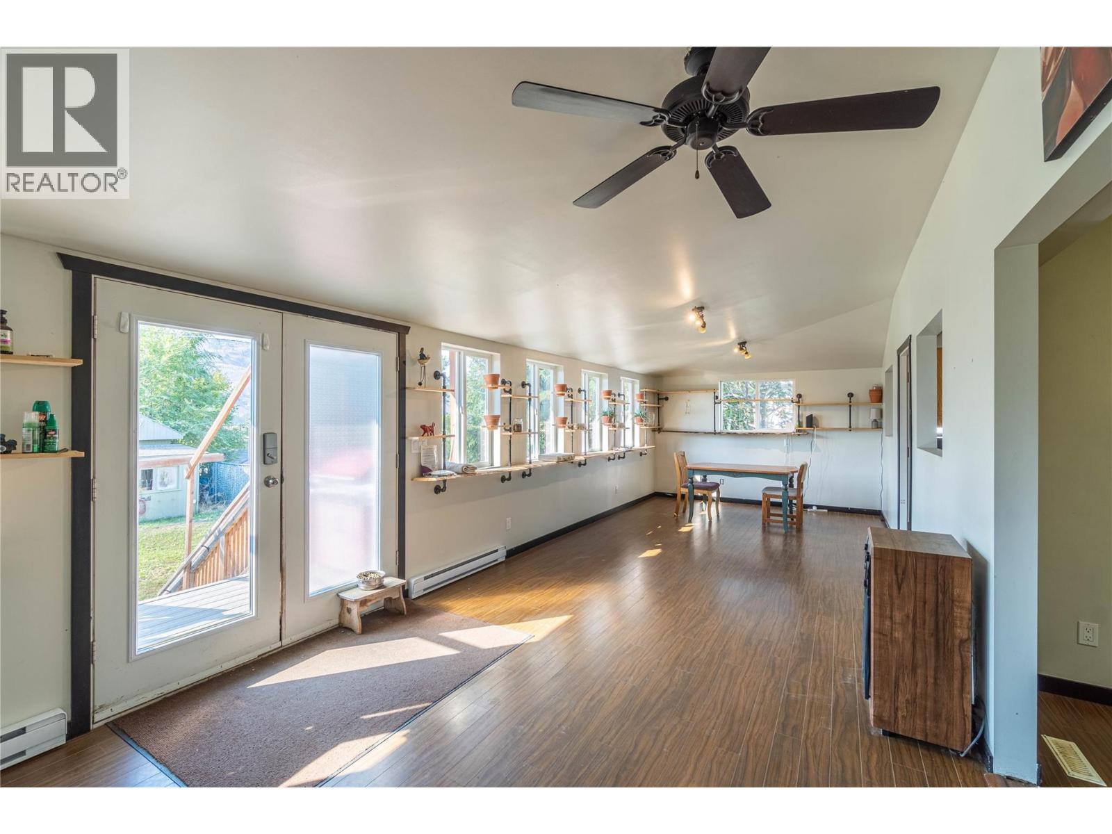 2215 BARBARA Avenue - 6