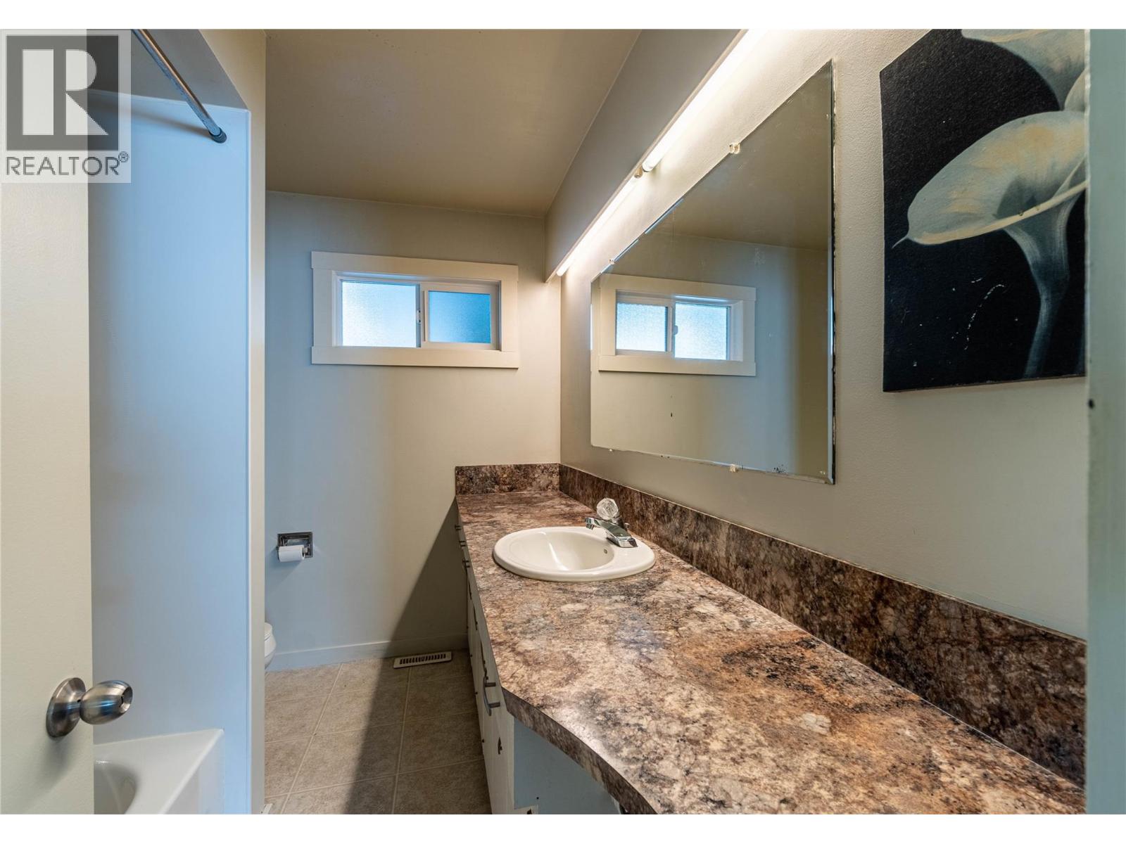 2215 BARBARA Avenue - 31