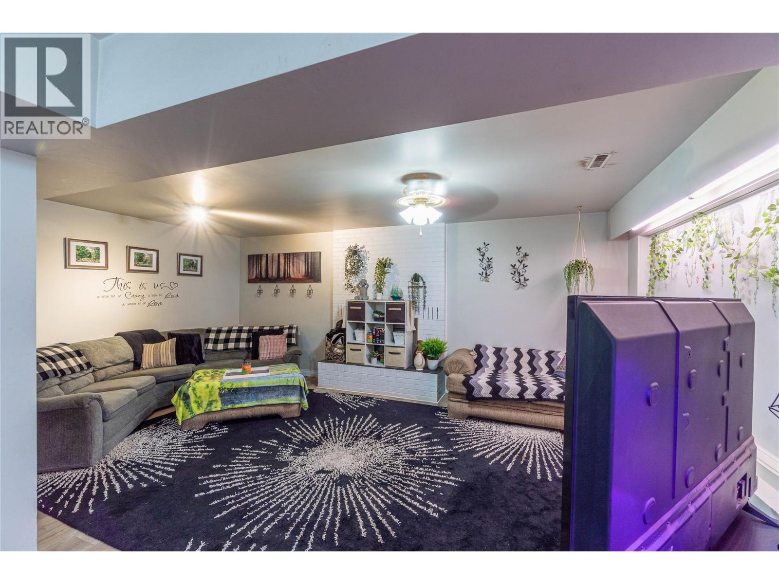 2215 BARBARA Avenue - 8