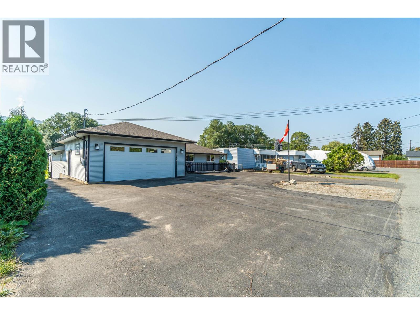 2215 BARBARA Avenue - 69