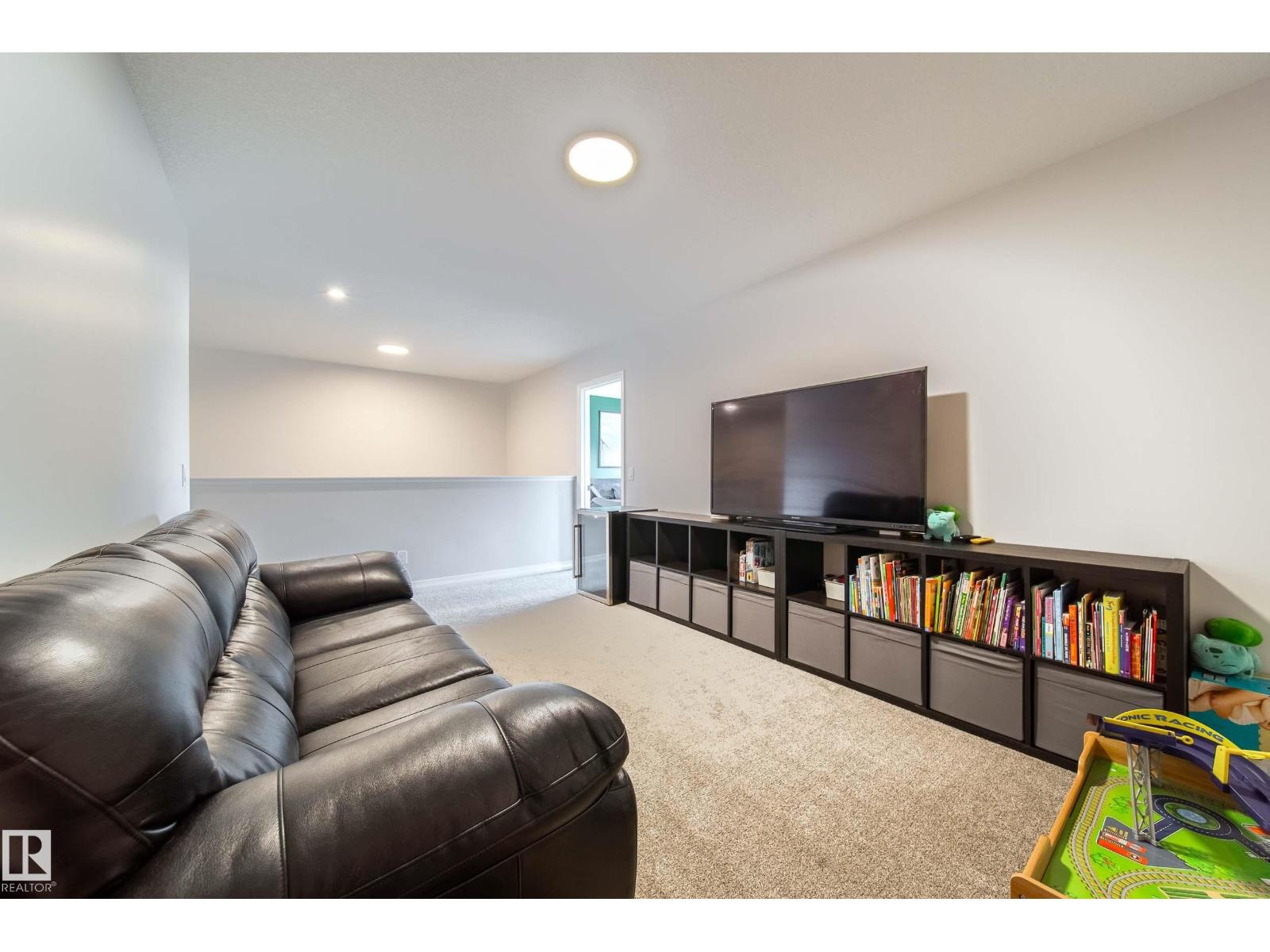 21035 128 AV NW - 16