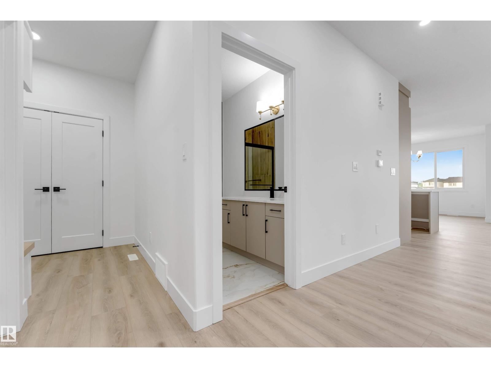 4234 63 ST - Image 7