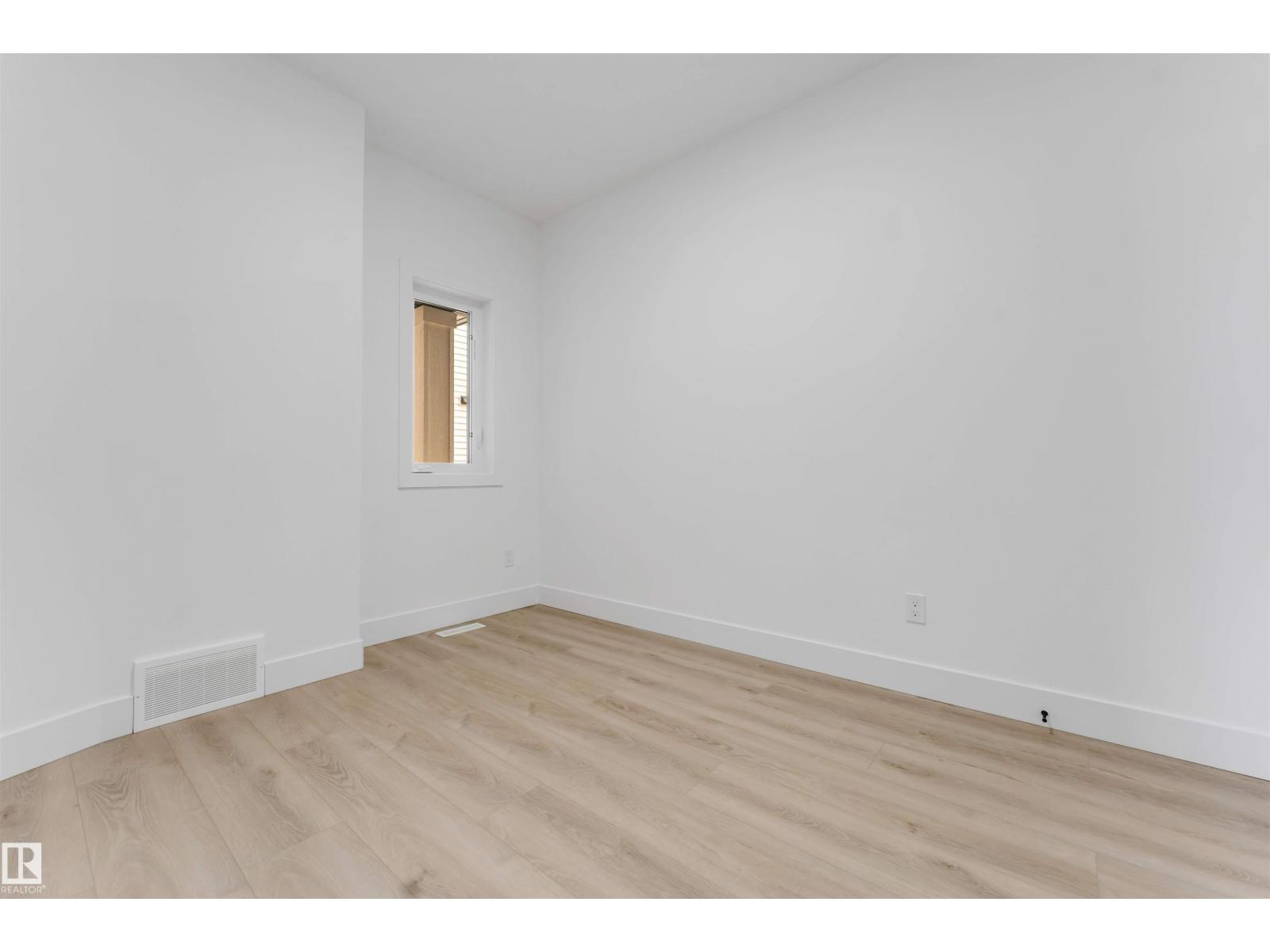 4234 63 ST - Image 9