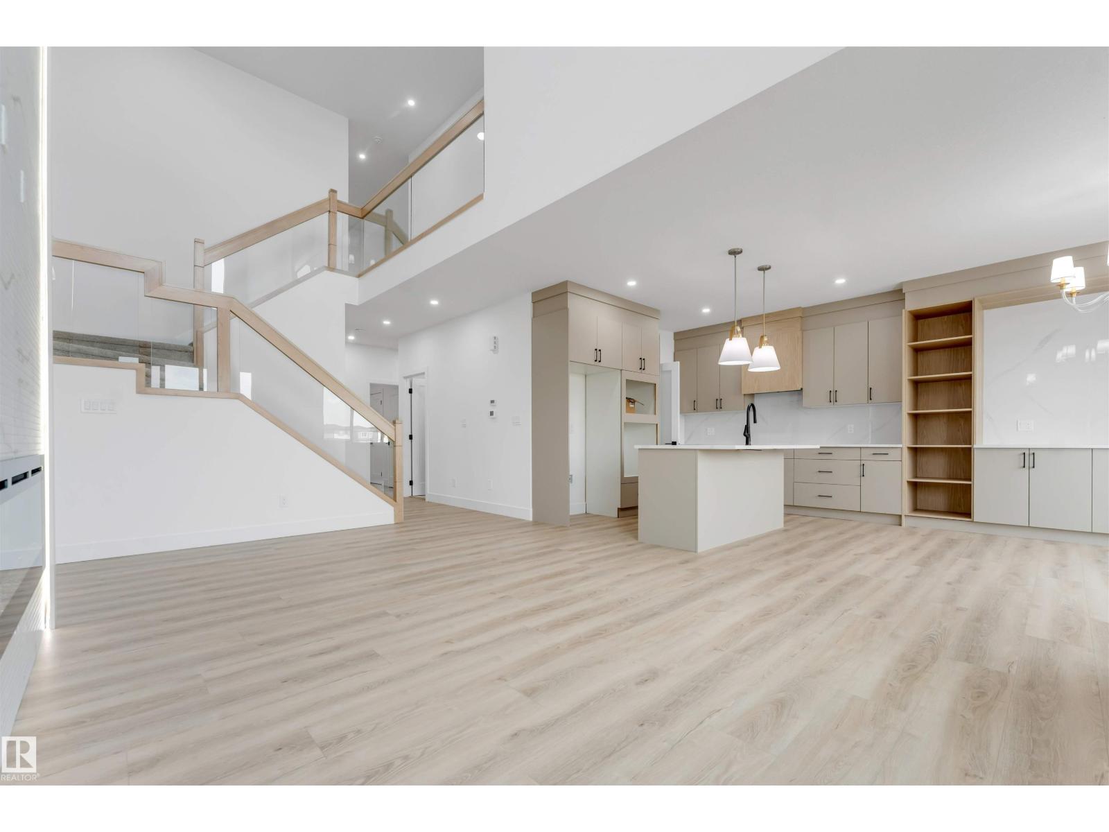 4234 63 ST - Image 12