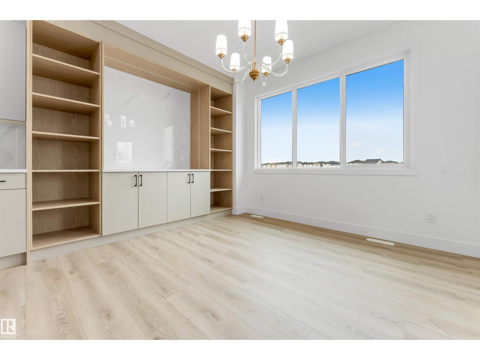 4234 63 ST - Image 14