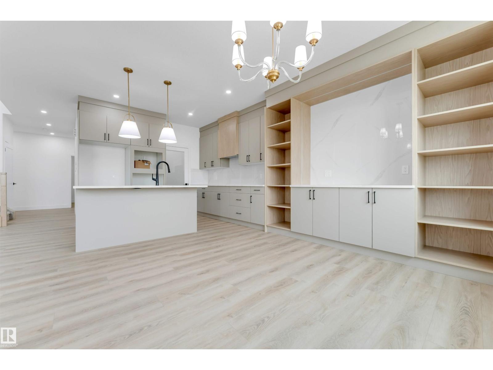 4234 63 ST - Image 15