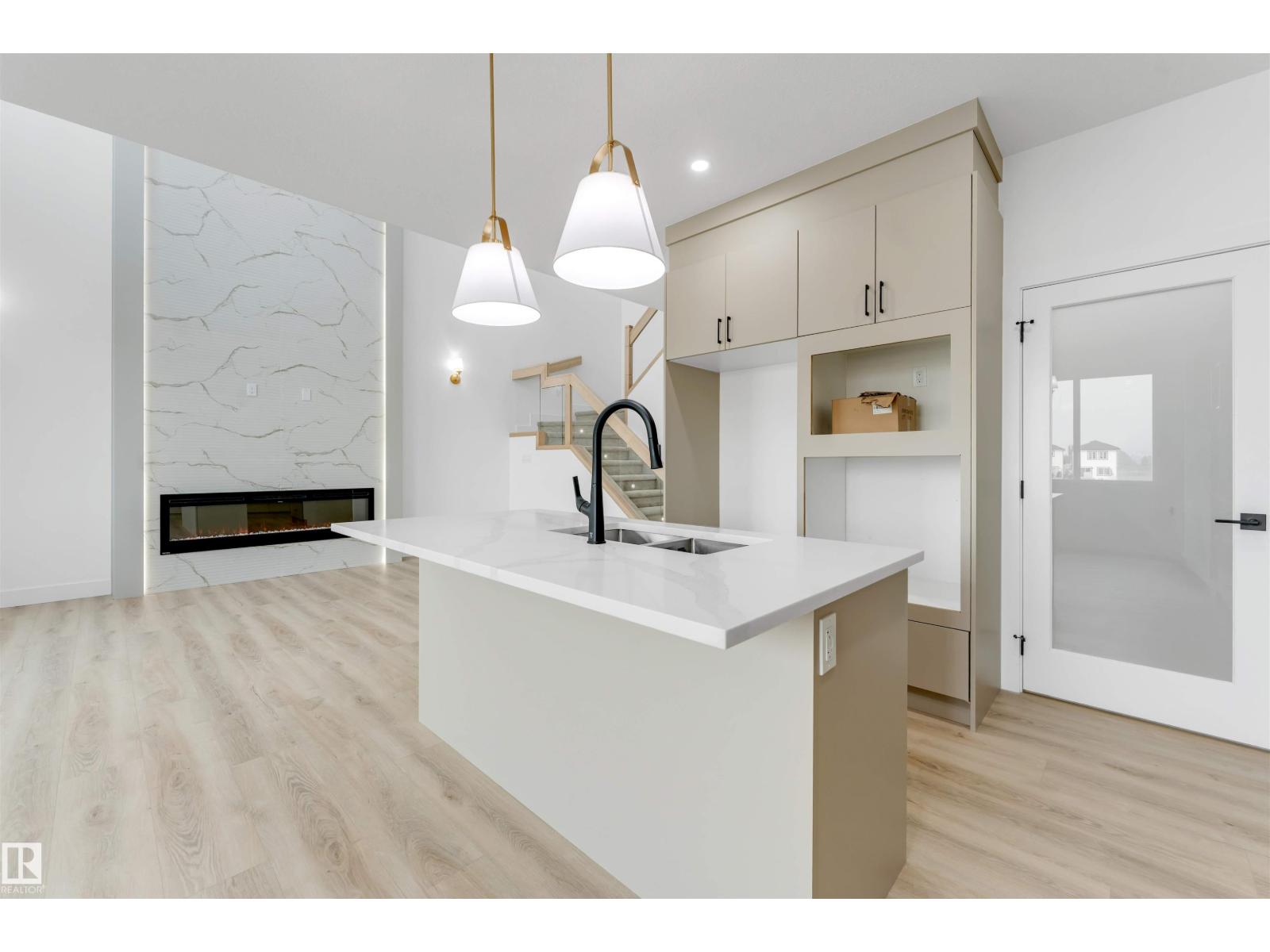 4234 63 ST - Image 17