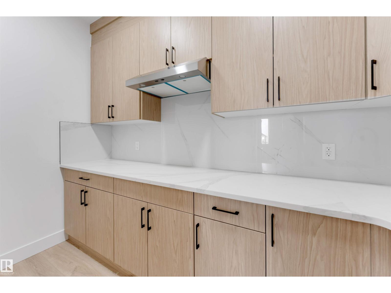 4234 63 ST - Image 18