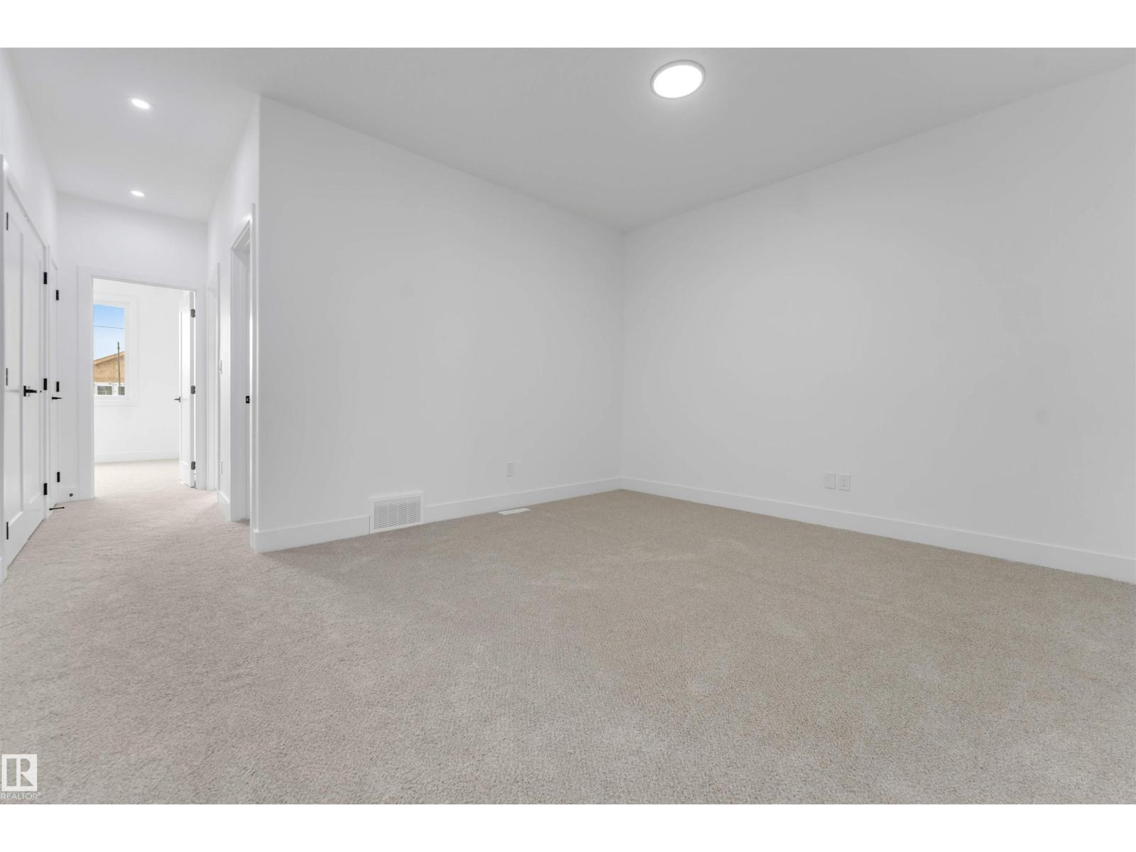 4234 63 ST - Image 30