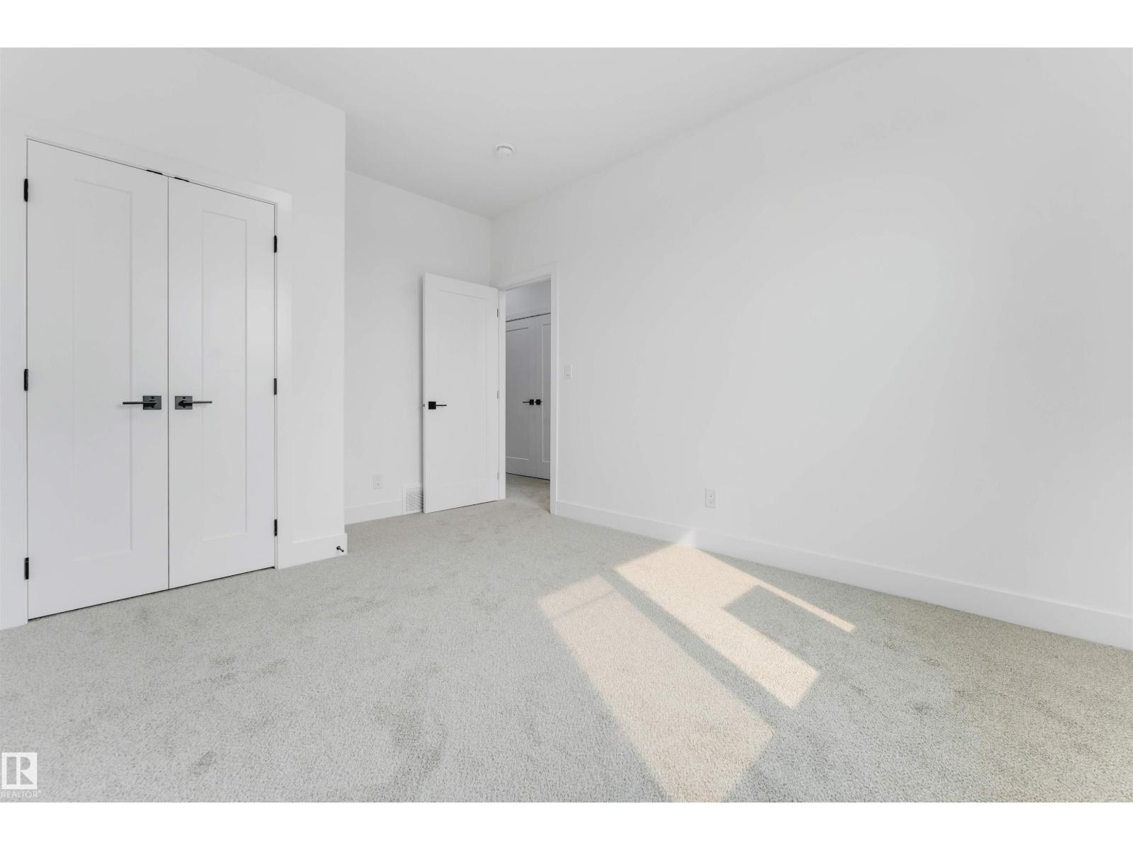 4234 63 ST - Image 32