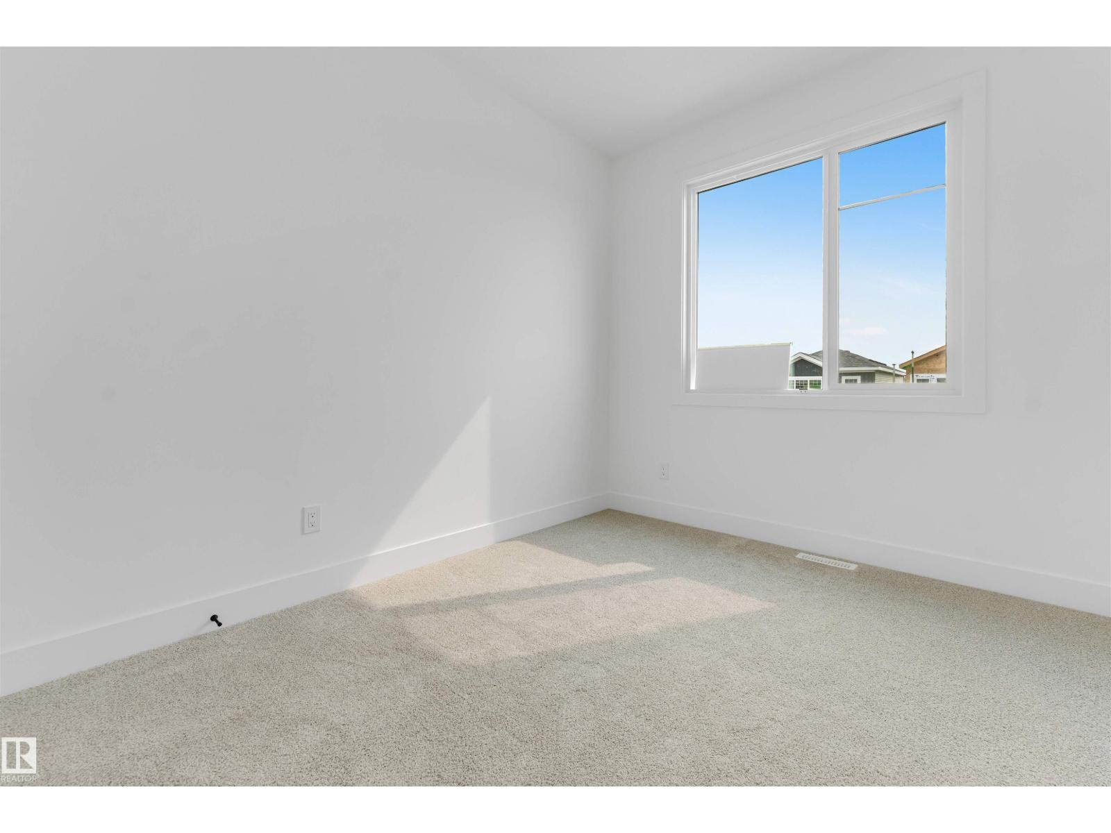 4234 63 ST - Image 35
