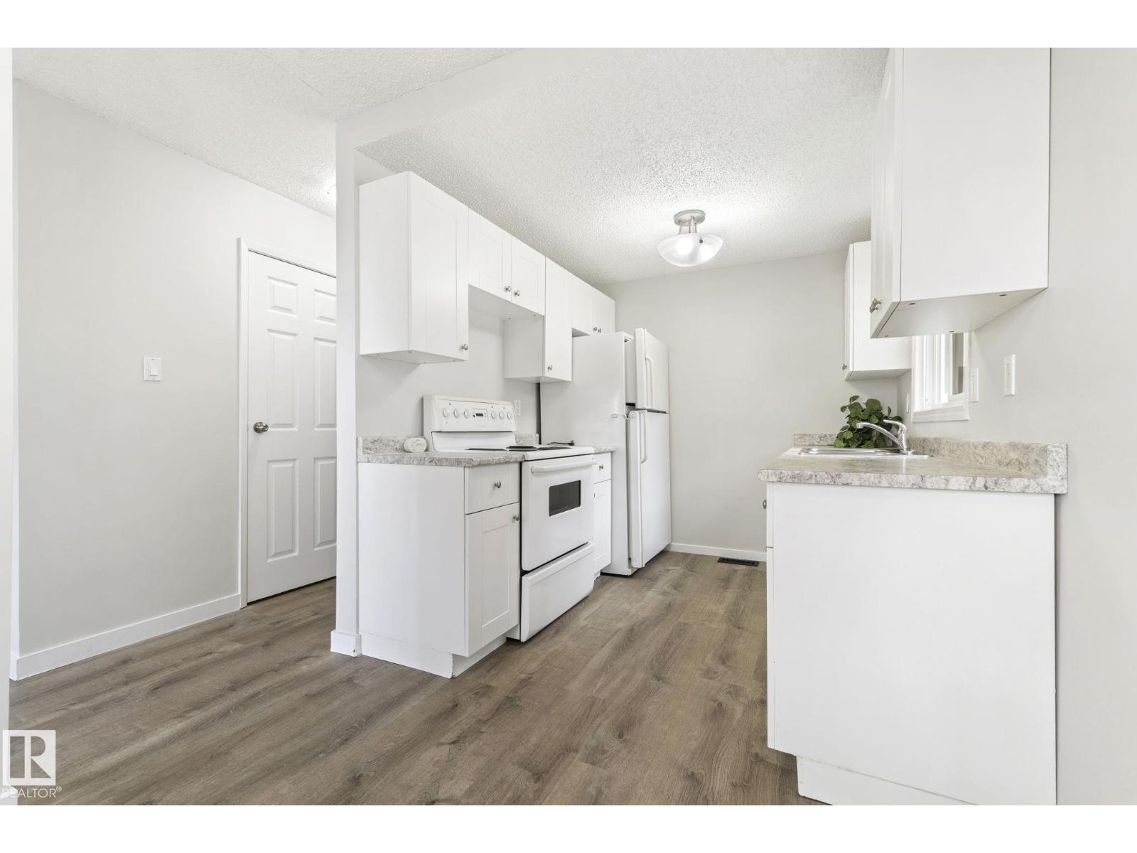 6533 180 ST NW - 15