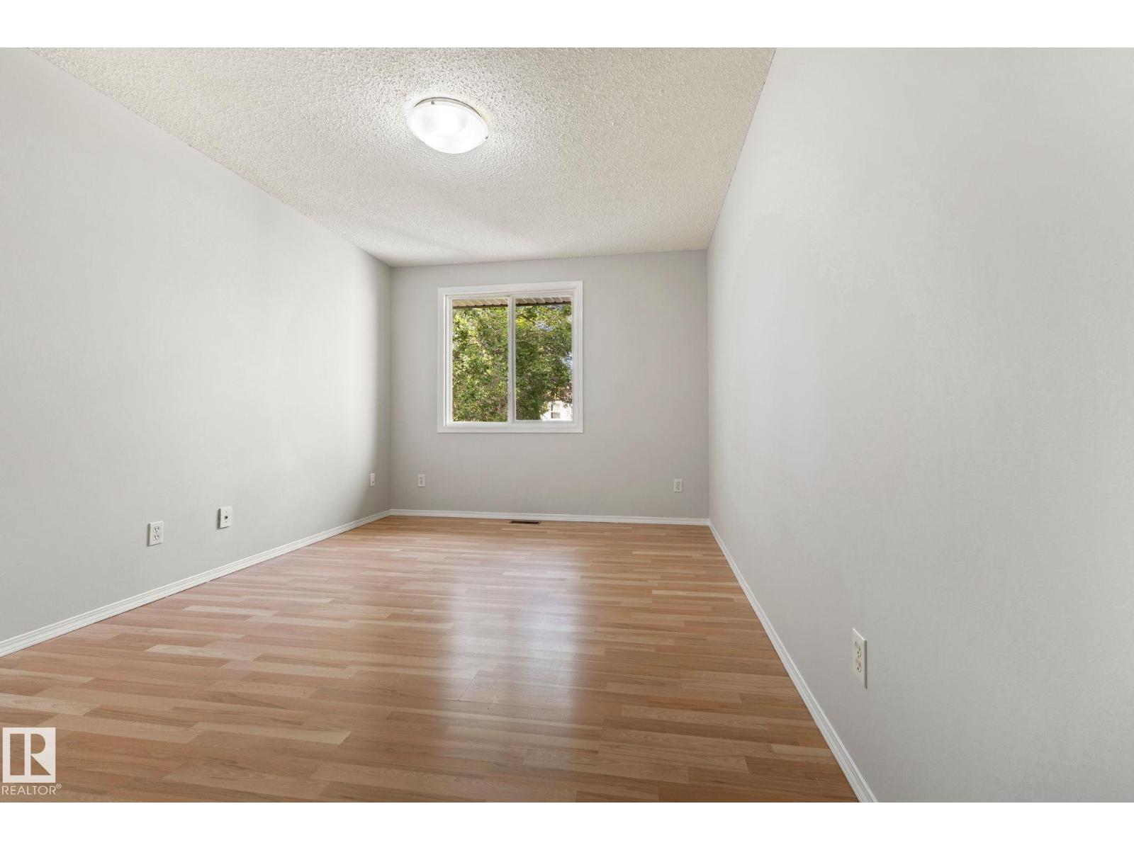 6533 180 ST NW - 32