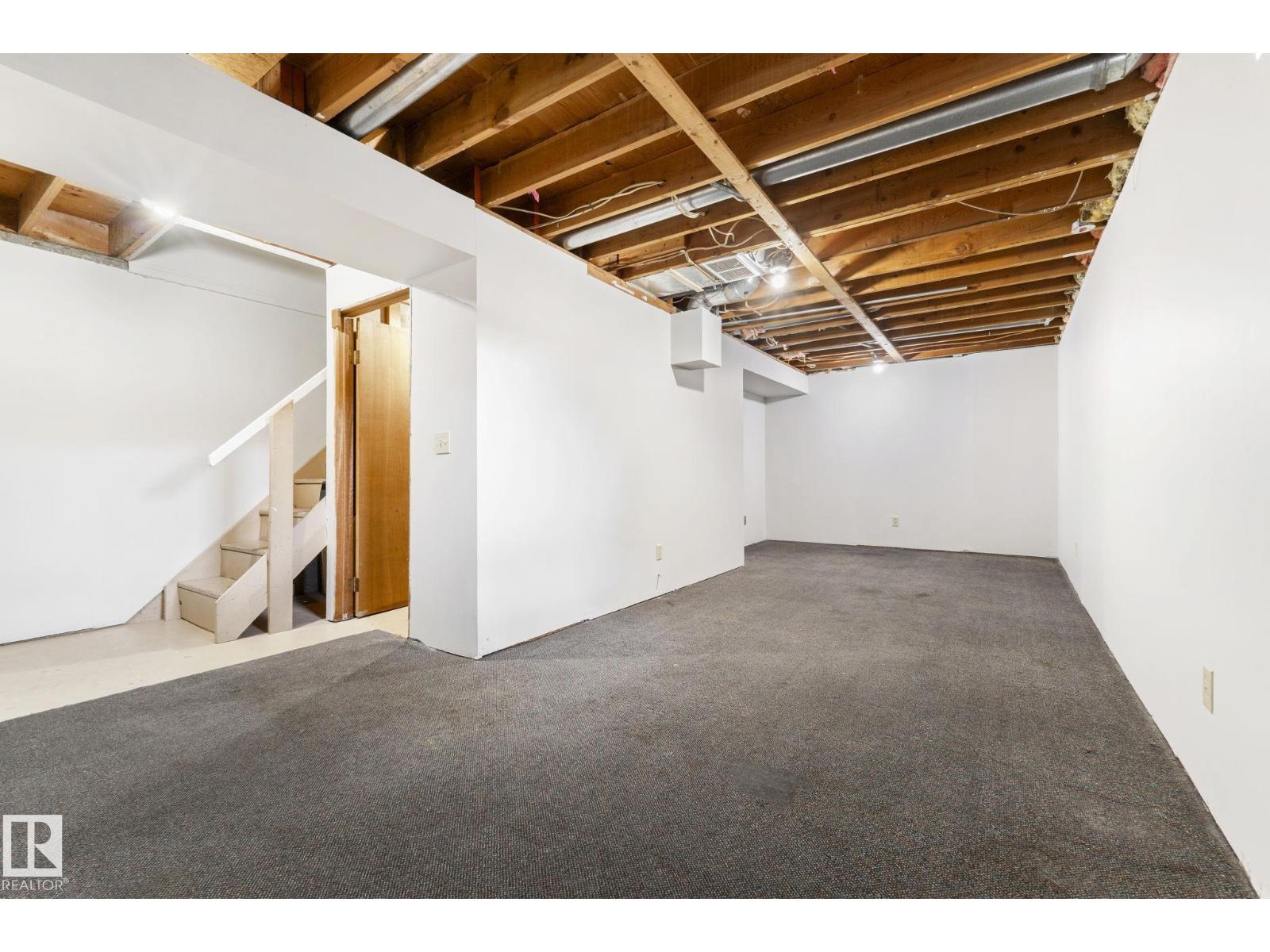 6533 180 ST NW - 38