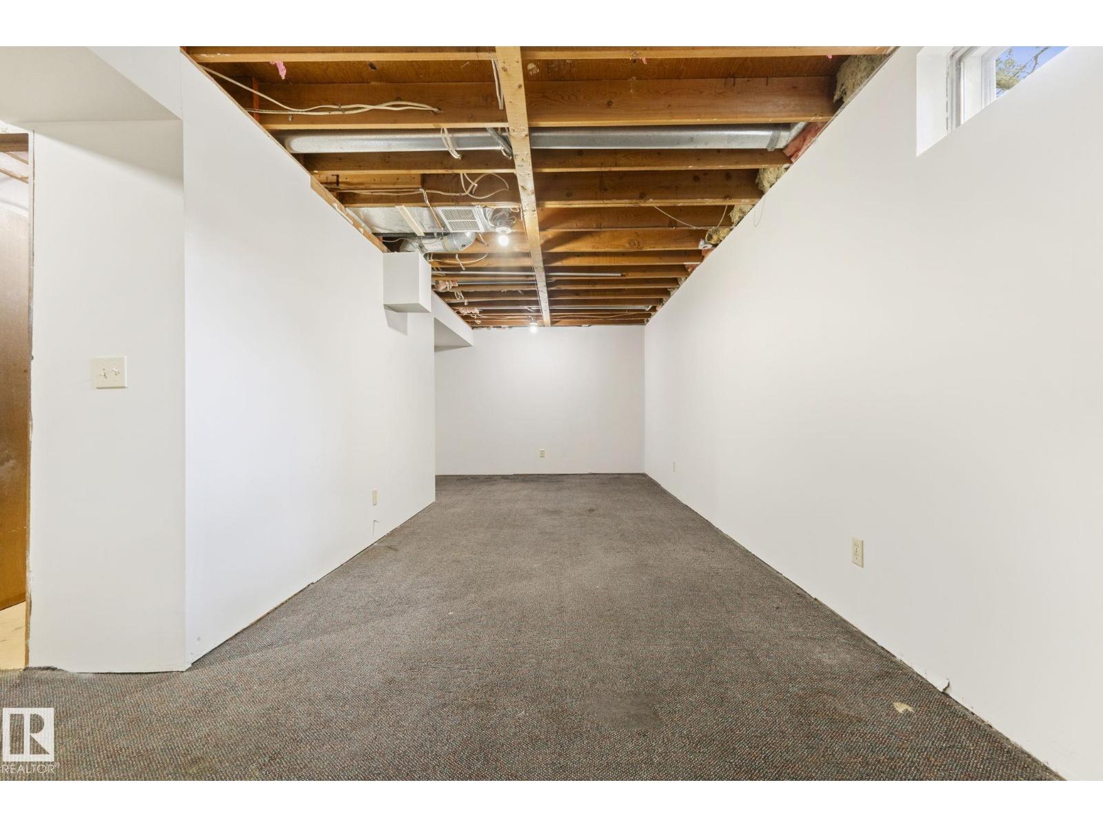6533 180 ST NW - 41