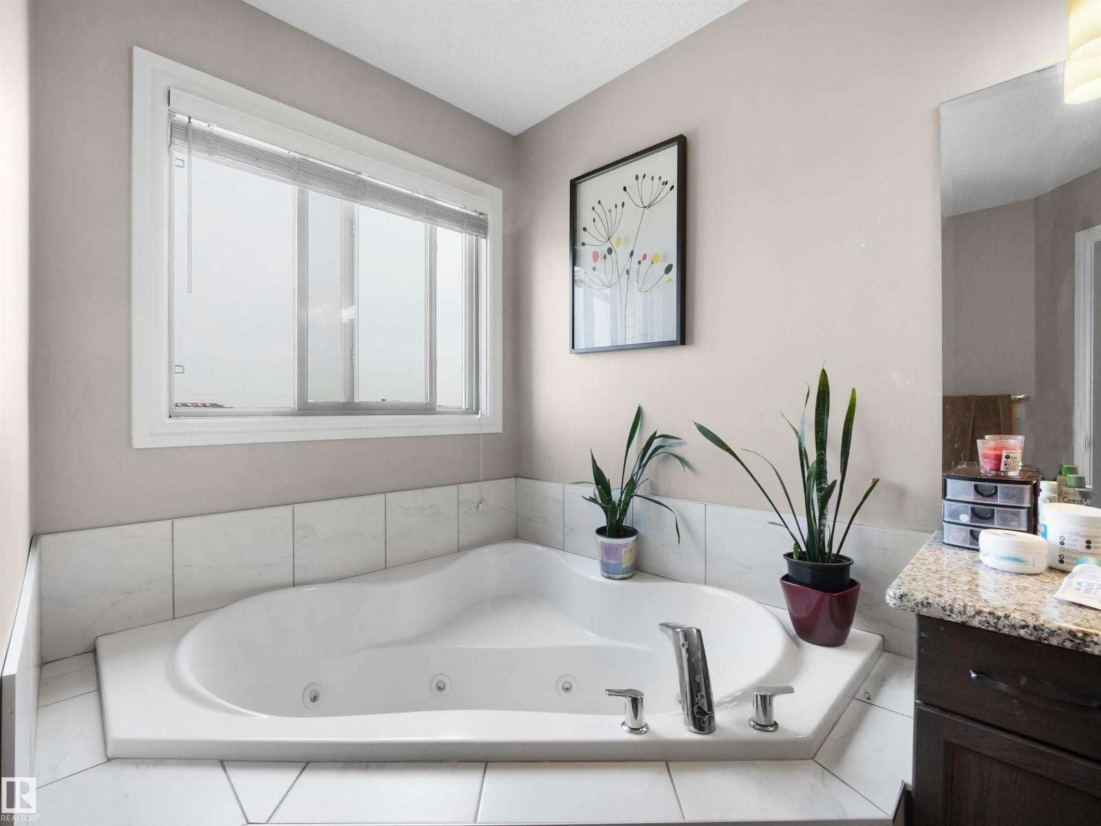 1216 29 AV NW NW - Image 39