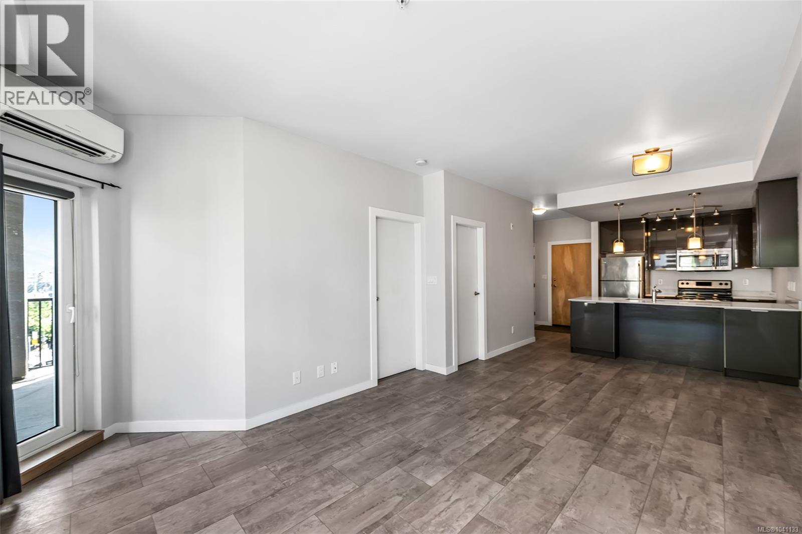 #302 2871 Jacklin Rd - 25