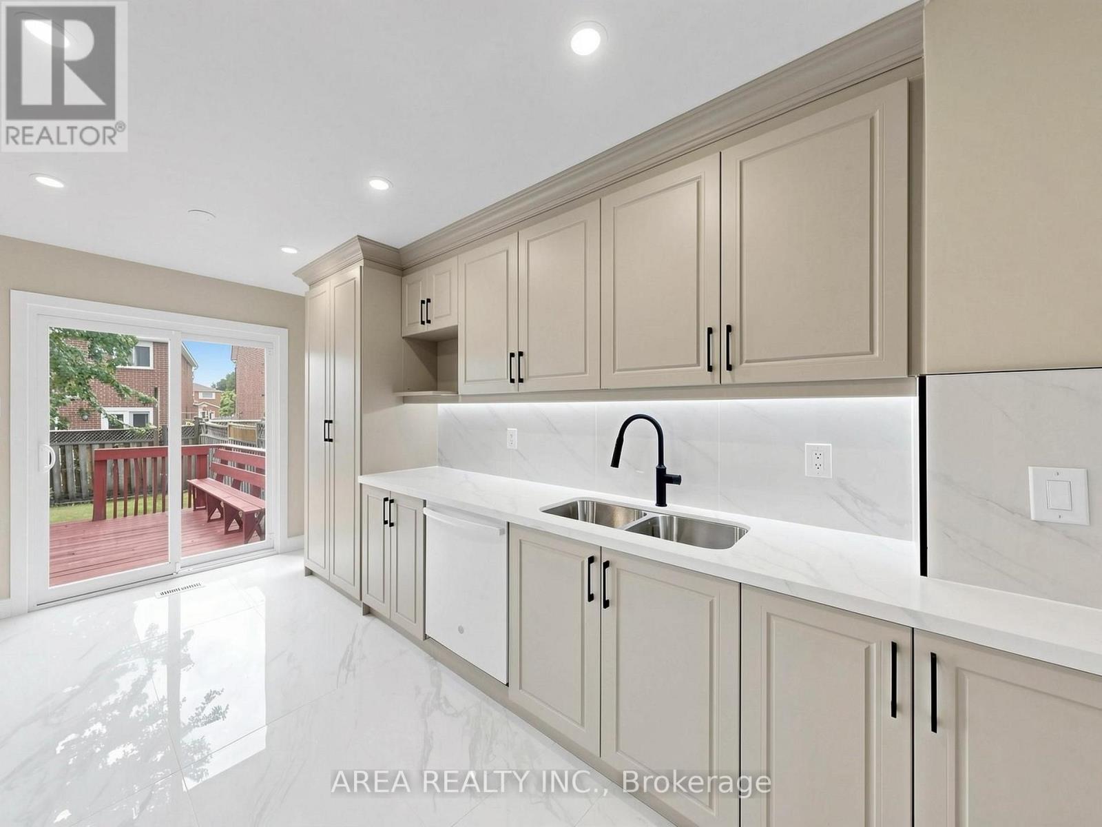 4749 EMPIRE CRESCENT - 11