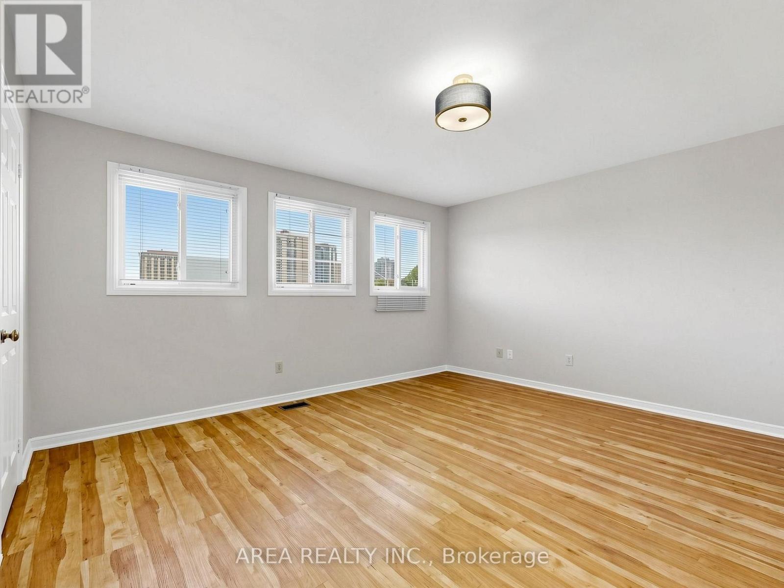 4749 EMPIRE CRESCENT - 25