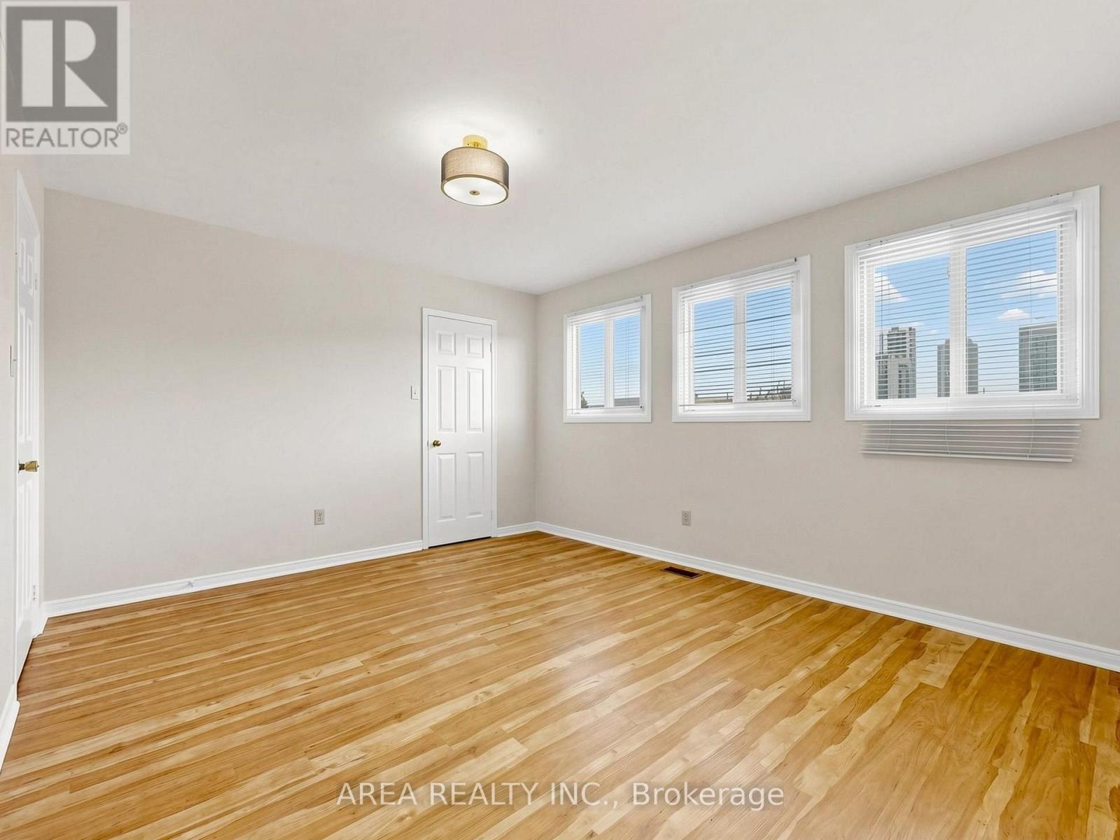 4749 EMPIRE CRESCENT - 27
