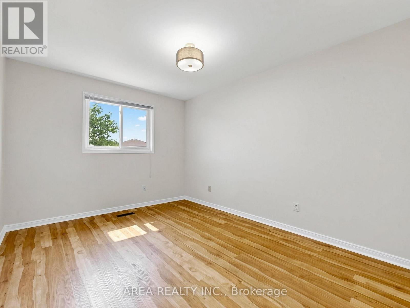 4749 EMPIRE CRESCENT - 32