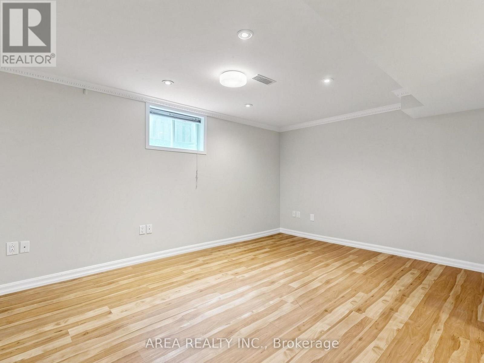 4749 EMPIRE CRESCENT - 42