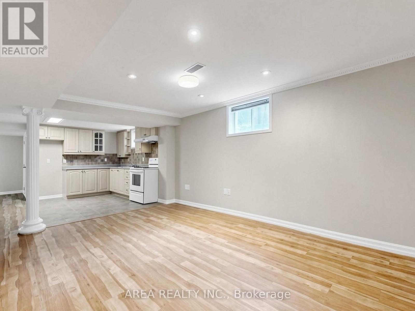4749 EMPIRE CRESCENT - 43