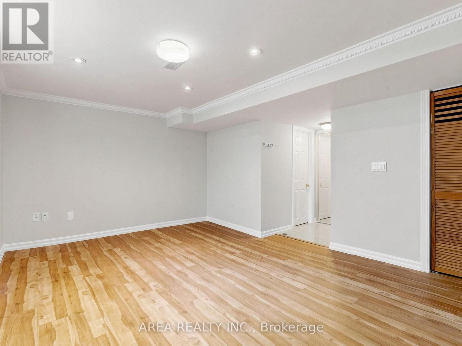 4749 EMPIRE CRESCENT - 44