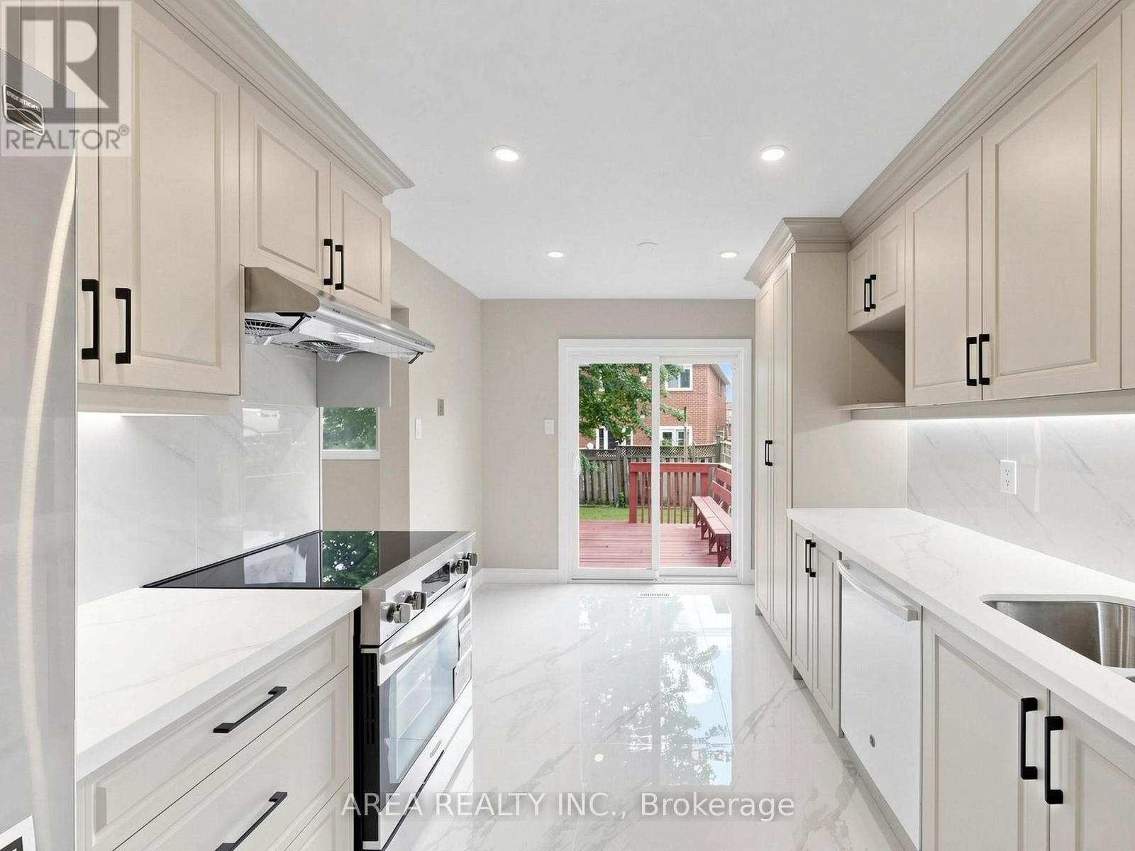 4749 EMPIRE CRESCENT - 9