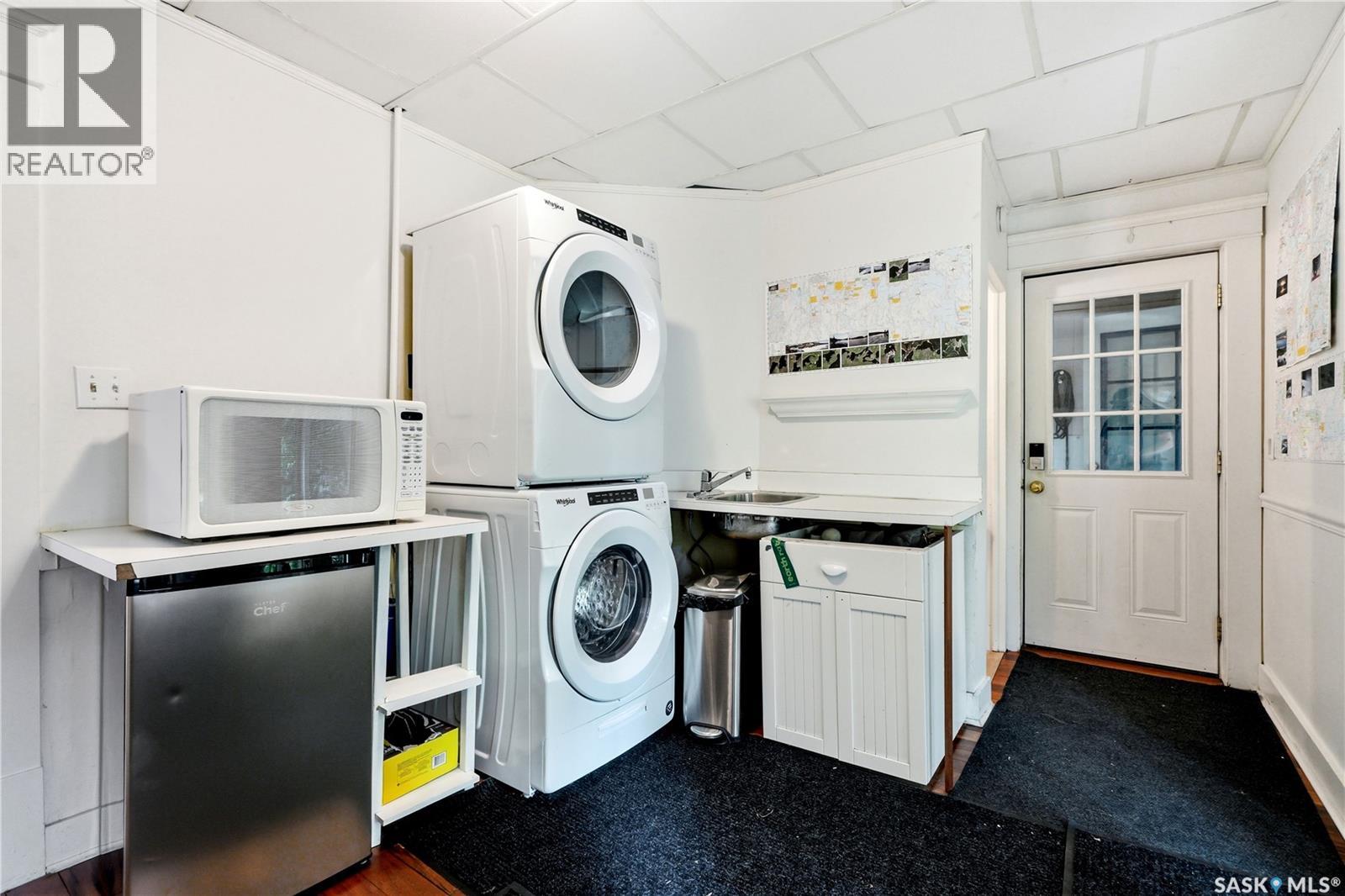 518 10th STREET E - Image 16